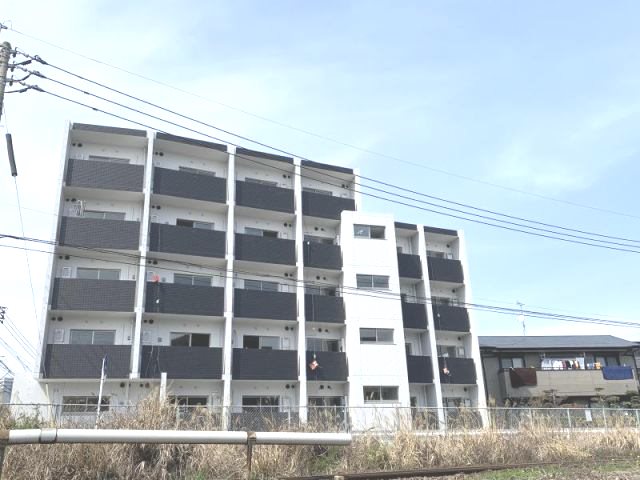 【鹿児島市宇宿のマンションの建物外観】