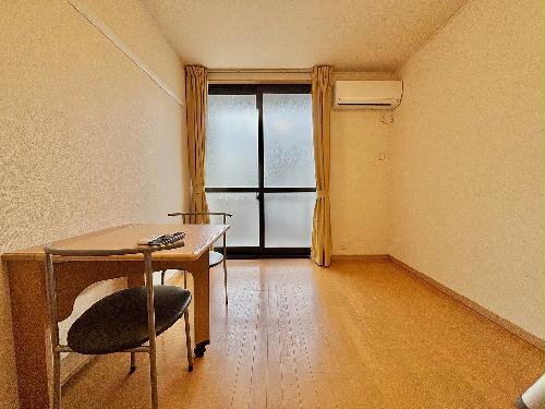 居室・リビング　現状優先。設置は現地と異なる可能性があります。