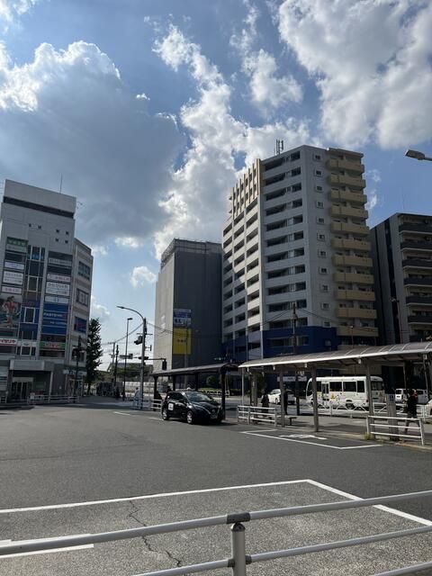 【マイコート日野新町の建物外観】