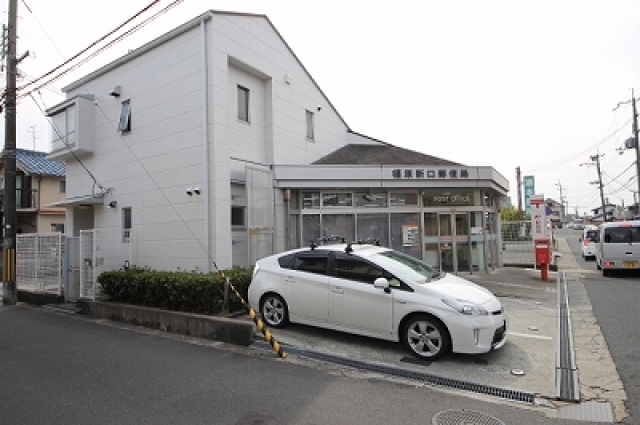 【橿原市葛本町のアパートの郵便局】