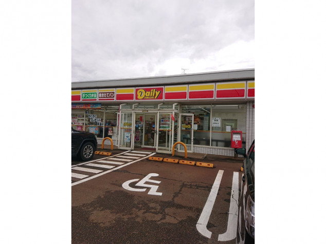 【長岡市下々条町のアパートのコンビニ】