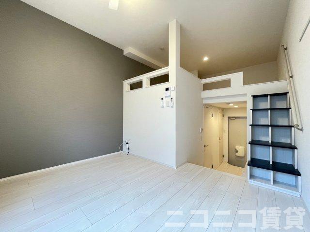 居室・リビング　別号室タイプの為、現状を優先致します。