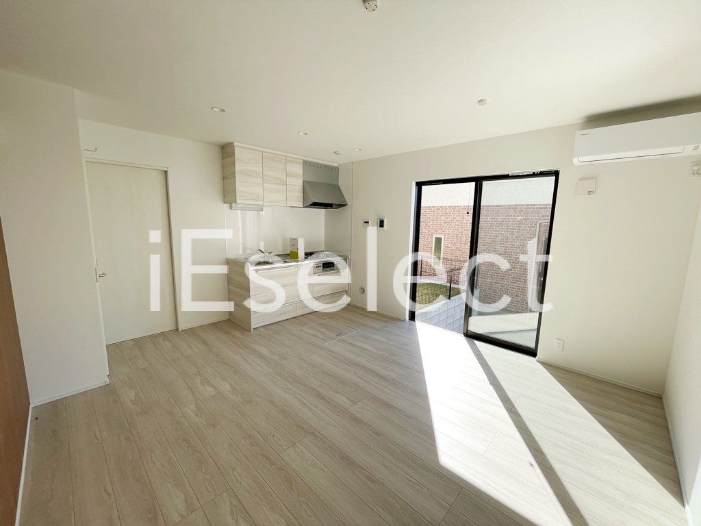 居室・リビング　2面採光の明るいリビング♪