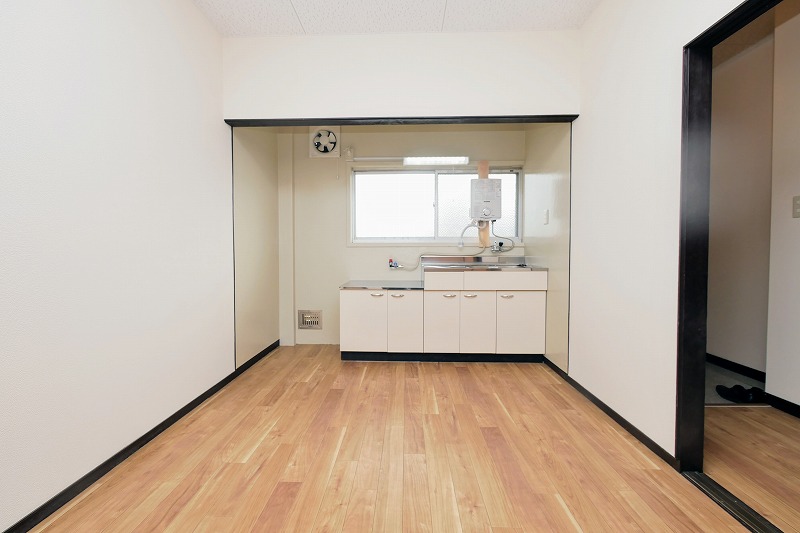 居室・リビング　真藤ビル303号