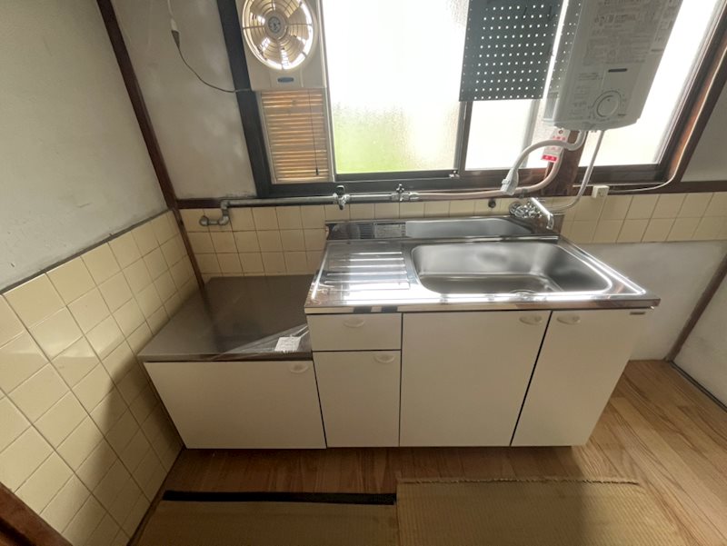 久世殿城町142-7貸家のキッチン写真