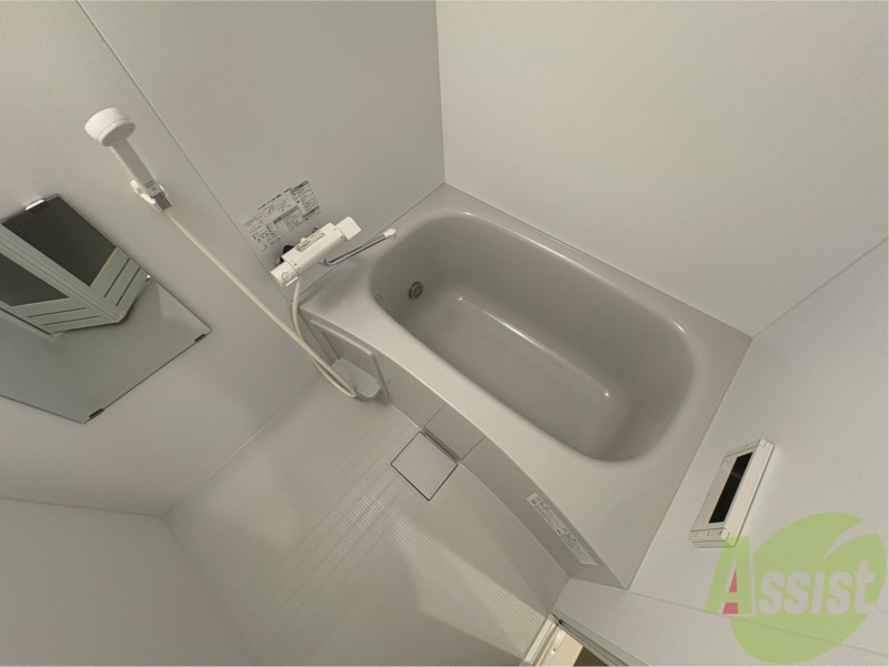 バス・シャワールーム　お風呂になります。一日の疲れを癒してくださいね。