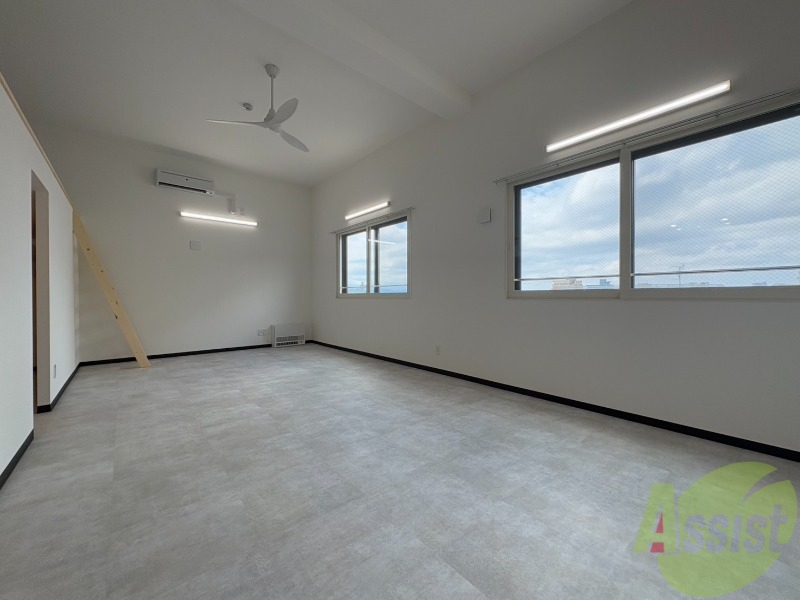 居室・リビング　広々としたリビングですね。使い勝手がよさそうですね！