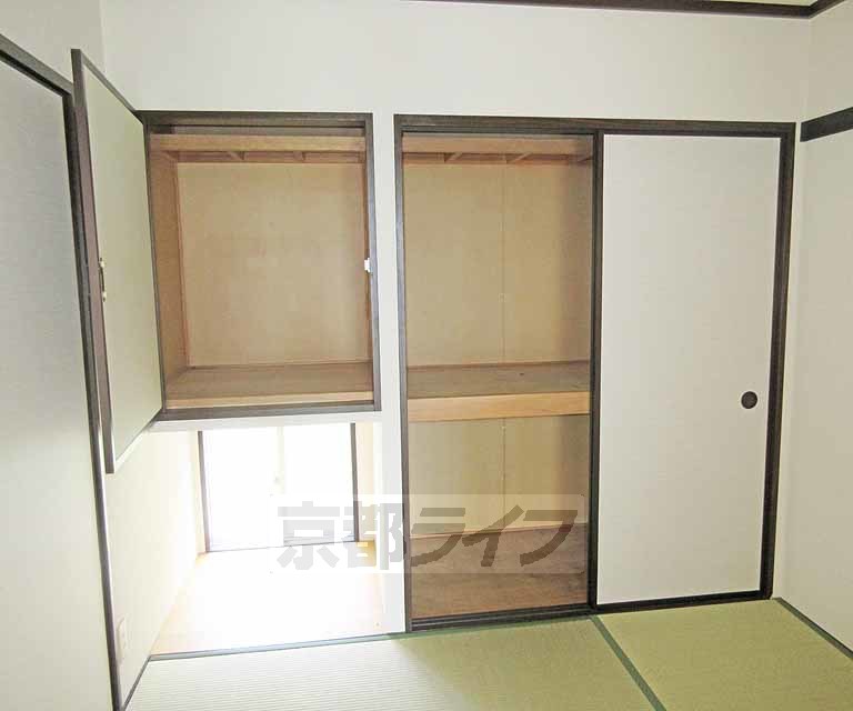 収納　押入れの収納もたくさん・