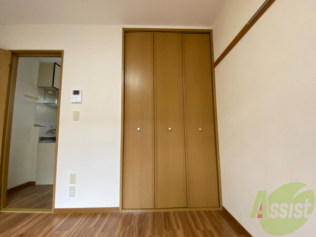 収納　リビングにございます収納になります。程よく便利なサイズです。