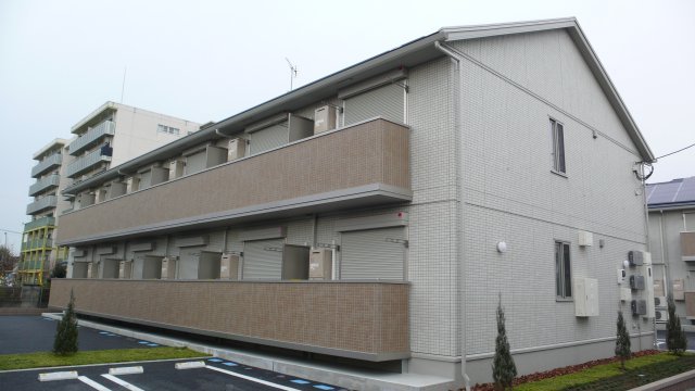 建物外観　南向きで日当たり良好　インターネット無料