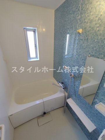 バス・シャワールーム　別部屋写真です。