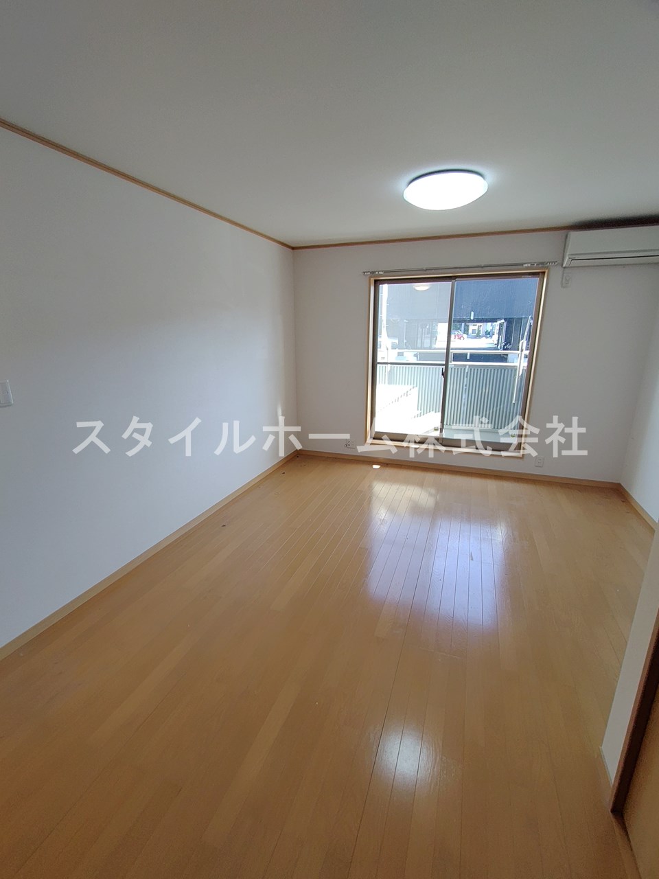 居室・リビング　別部屋写真です。