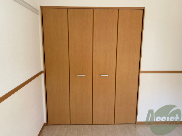 収納　収納はこちらです。高さも十分ございますね。