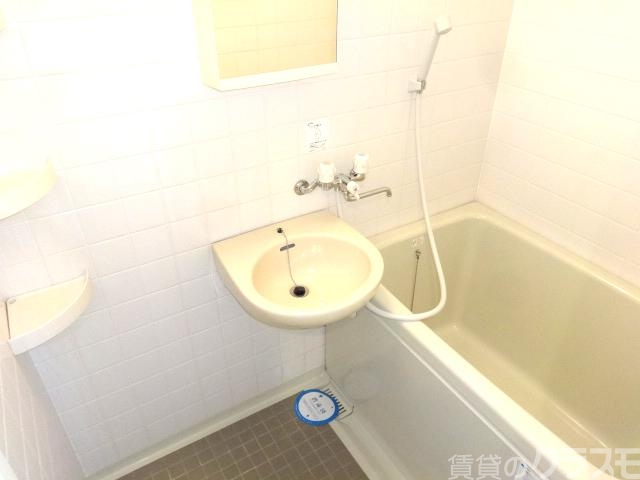 バス・シャワールーム　やっぱりセパレートがいいですよね。