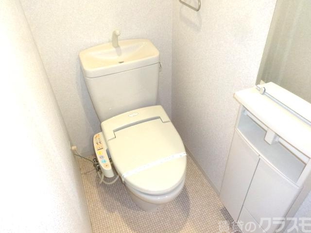 トイレ　冬の寒い時期に安心の温水洗浄便座！