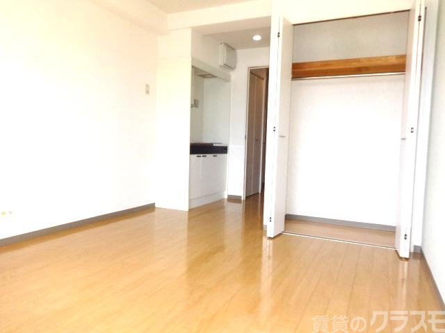 居室・リビング　収納付き洋室です。