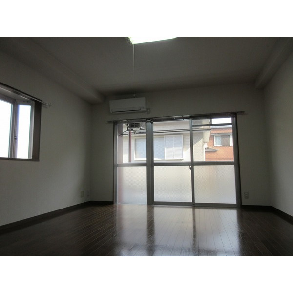 居室・リビング　※サイドの窓なし