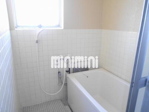 バス・シャワールーム　窓も付いています。