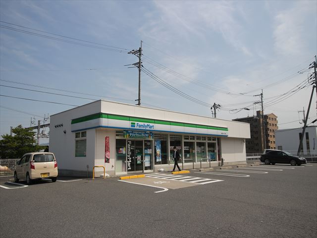コンビニ　ファミリーマート西条三永一丁目店（コンビニ）まで422m