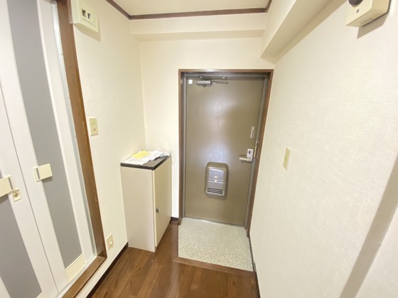 玄関　※別部屋の写真です