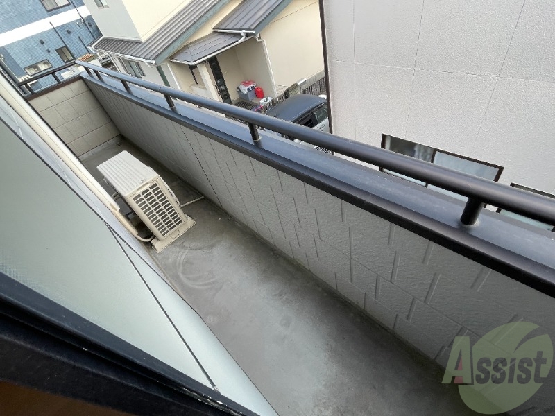 バルコニー　こちらはバルコニーです。洗濯物がたくさん干せそうです。