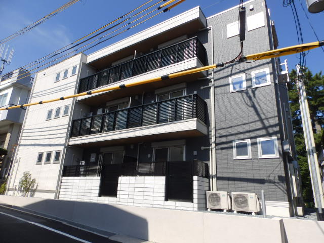 建物外観　７月完成