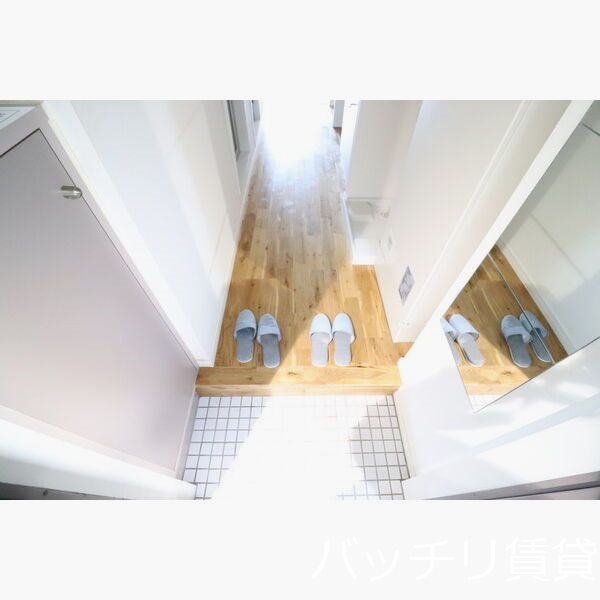 玄関　同型シリーズの為現況優先致します