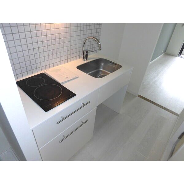 キッチン　同型シリーズの為現況優先致します