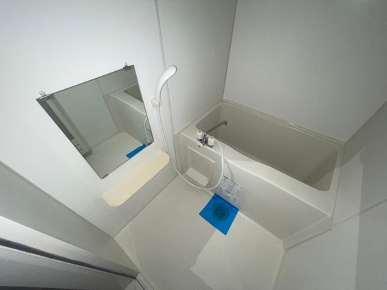 バス・シャワールーム　※別部屋の写真です