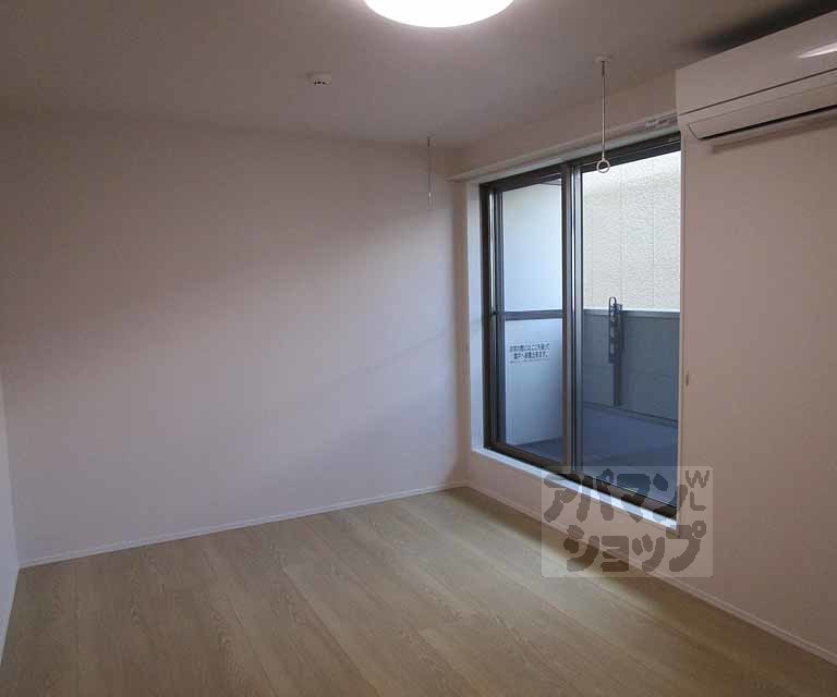 居室・リビング　１０３号室の写真です。