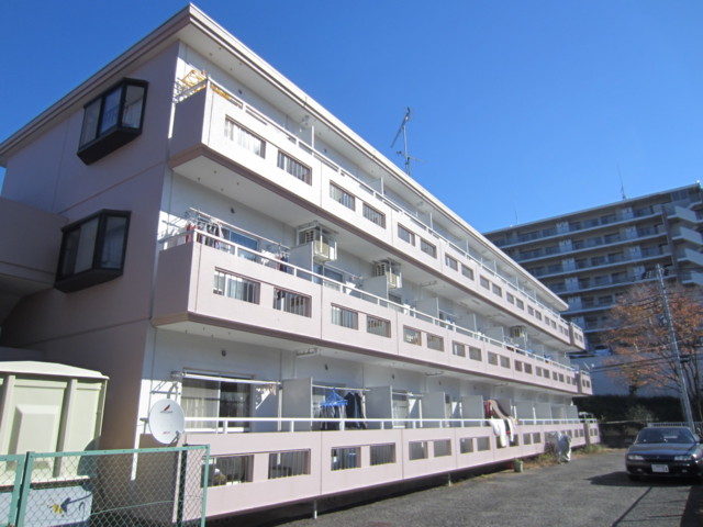 建物外観　駅徒歩３分の便利な立地です。