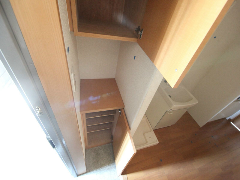 玄関　玄関　シューズボックス付