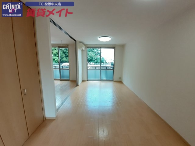 居室・リビング　同型別室のお写真です