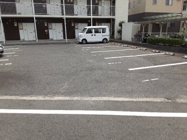 駐車場　駐車場