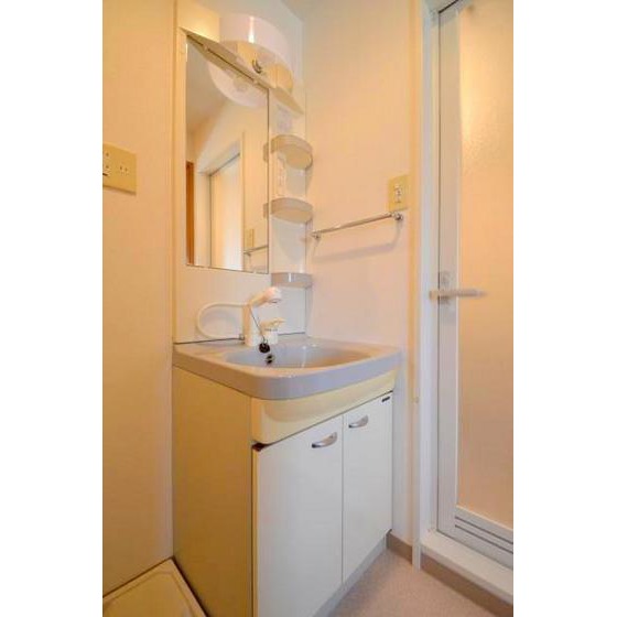 洗面設備　洗面脱衣場・シャンプードレッサー・室内洗濯機置き場あり（＾○