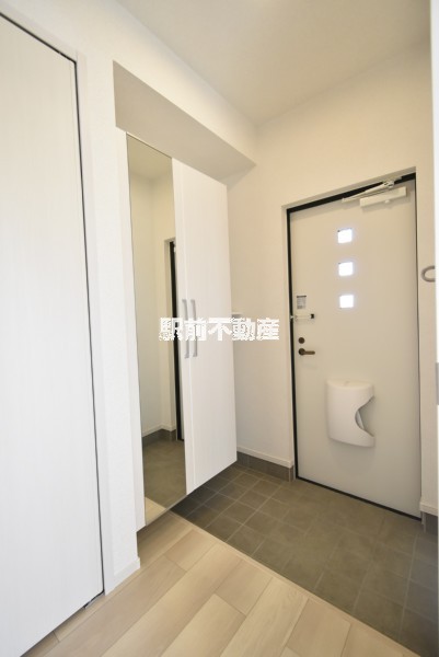 玄関　＊類似物件を流用