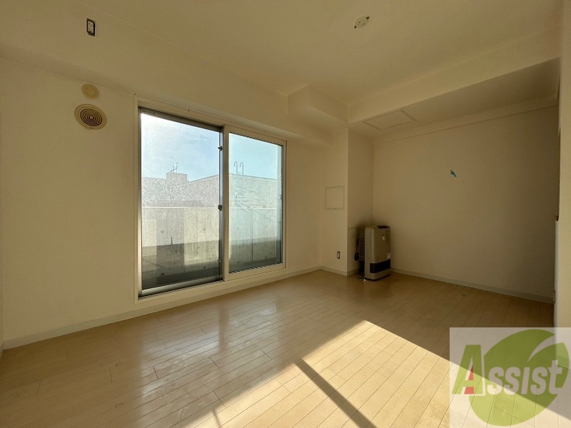 居室・リビング　明るいお部屋は気持ちよく過ごせそうですね。