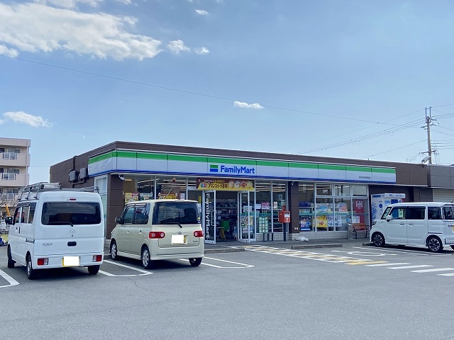 コンビニ　ファミリーマート桜井市役所南店（コンビニ）まで551m