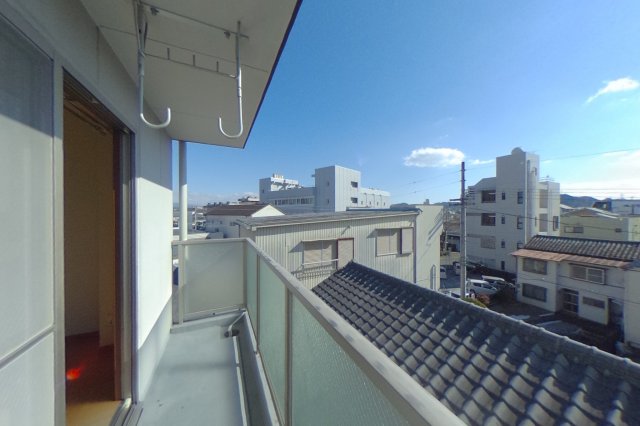 バルコニー　現況が相違する場合は現況を優先致します。