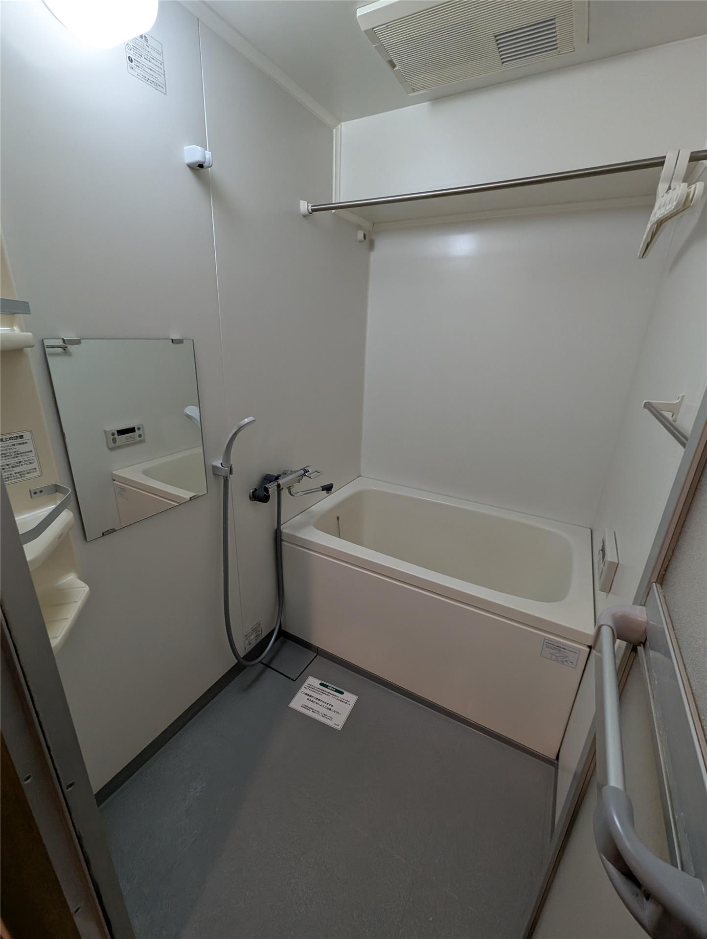 バス・シャワールーム　写真は同タイプの別部屋です。