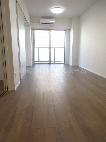 居室・リビング　※別号室参考写真