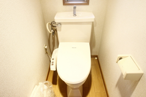 トイレ　※別部屋の写真です