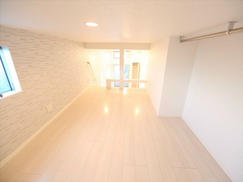 その他部屋・スペース　上段ロフト5.6帖（ロフトに階段で上がれます）イメージ写真