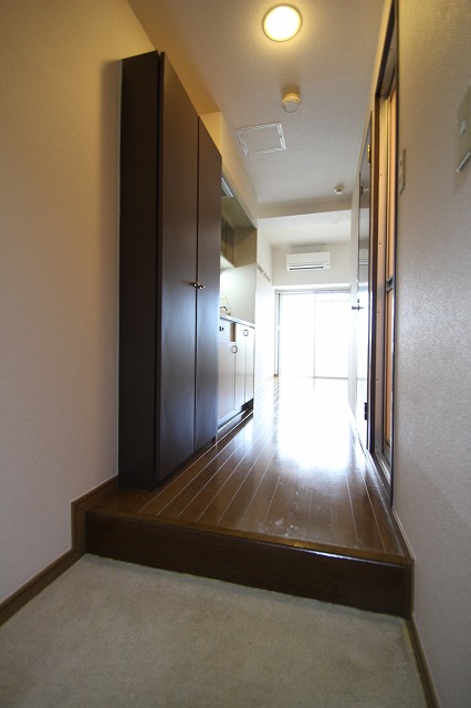 玄関　同物件、別号室のものです。