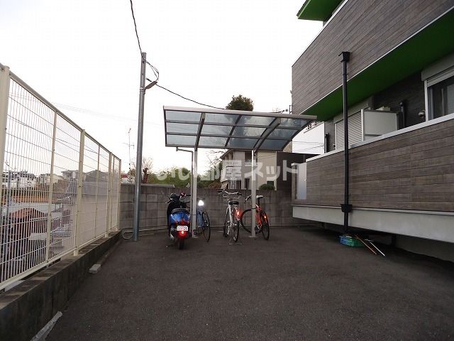 モダンアパートメント枚方岡山手の外観写真
