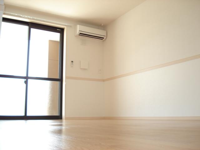 居室・リビング　室内