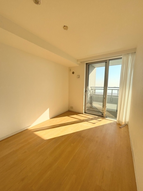 その他部屋・スペース　洋室６．５帖※レースカーテンは撤去予定となります