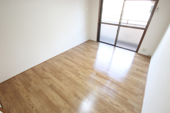 居室・リビング　※写真は別号室です