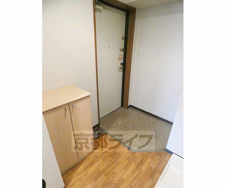 玄関　シューズボックスもあり便利です。