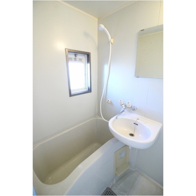 バス・シャワールーム　間取・写真は２０２号室です